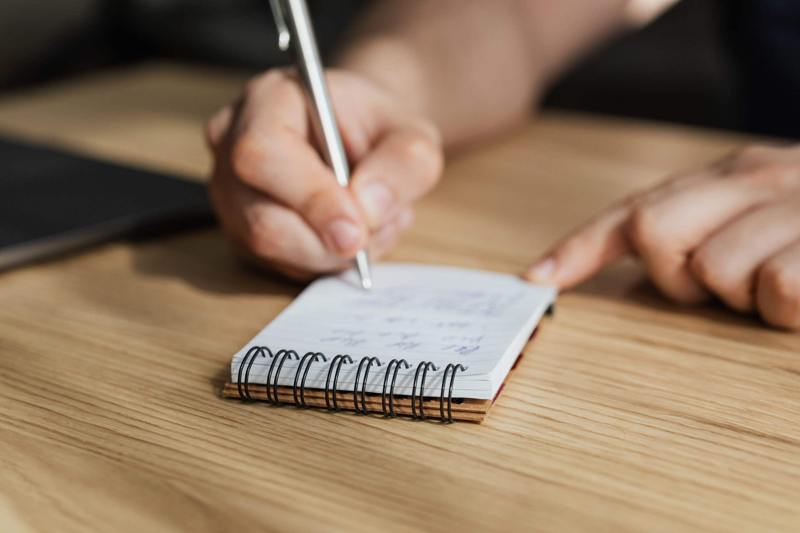 Read more about the article How Any Business Can Generate Compelling Blog Topics